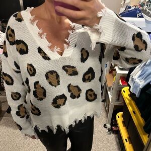 Chic Frayed Leopard V-Neck Sweater